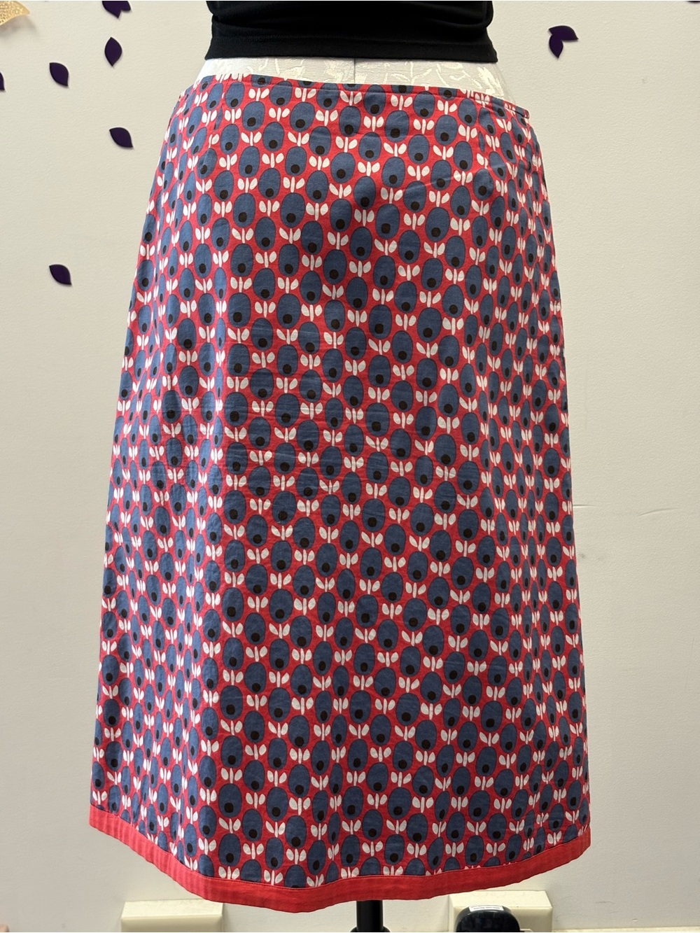 Boden Red and Navy A-Line Patterned Midi Skirt Size 10L 100% Cotton - Picture 5 of 6